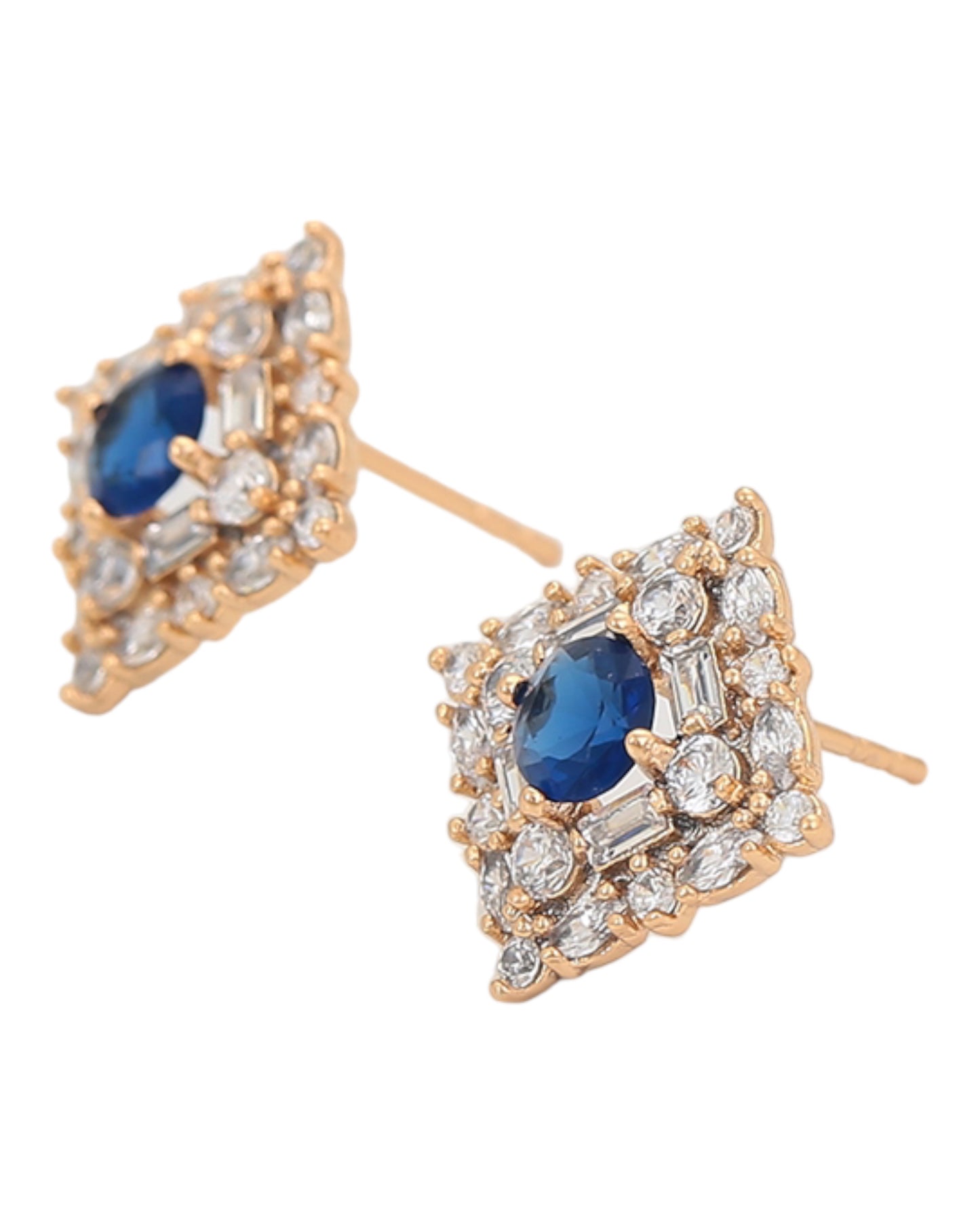 Clous d’oreilles pierres bleu